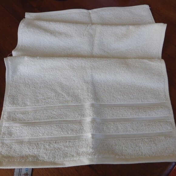 5 Wicker Park Terry Towels/ White/ 3-Hand/ 3 Face Cloths - Picture 3 of 4